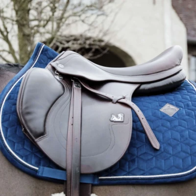 Abbildung von Kentucky Schabracke Basic Velvet Springen Navy Vollblut Agradi.deVerkauft von Agradi