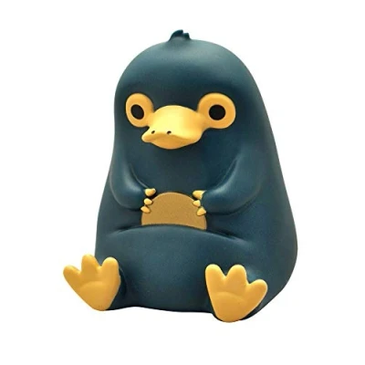 Abbildung von Plastoy SAS Chibi Phantastische Tierwesen Niffler Sparschwein, blau, 13 cm de Hauteur, 80097