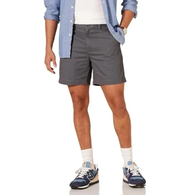 Abbildung von Amazon Essentials Herren Klassisch Geschnittene Chinoshorts, 18 cm, Grau, 33W