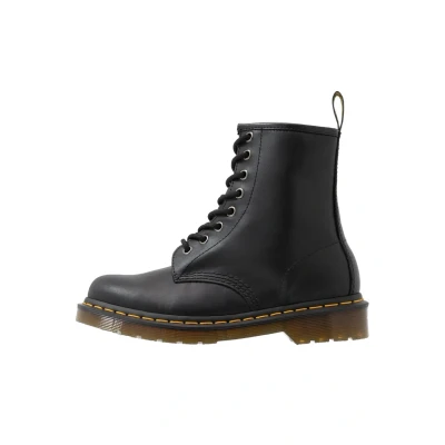 Abbildung von Dr. Martens Mädchen Dr 1460 Nappa 11822002 Kletterschuhe, Schwarz, 37 EU