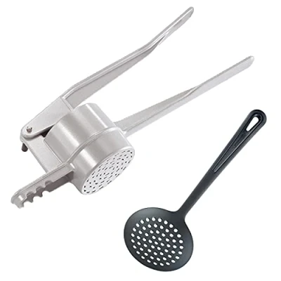 Abbildung von Westmark Spätzle Set, 2tlg., 1 /Kartoffelpresse mit traditioneller Lochung, Spätzlechef + Schöpflöffel, Gentle, Aluminiumdruckguss/PA, Silber/Schwarz, 612022E8