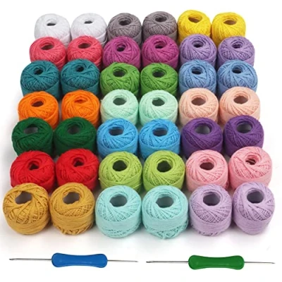 Abbildung von Kurtzy Buntes Häkelgarn Baumwolle (42 Knäuele) Inkl. 2 Häkelnadeln (1 mm &amp; mm) Wolle zum Häkeln Häkelwolle Set Wollknäuel (je 10 g) Insgesamt 2520 m Häkelset Garn aus Bunt