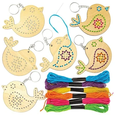 Abbildung von Baker Ross FC722 Vogel Schlüsselanhänger Kreuzstich Sets 5er Pack, für Kinder zum Basteln und Nähen