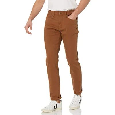Abbildung von Amazon Essentials Herren Slim Fit Jeans, Dunkles Khakibraun, 32W / 32L