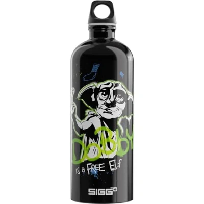 Abbildung von SIGG Alu Trinkflasche Traveller Dobby Harry Potter Klimaneutral Zertifiziert Für Kohlensäurehaltige Getränke Geeignet Auslaufsicher Federleicht BPA frei Outdoor Schwarz 1L