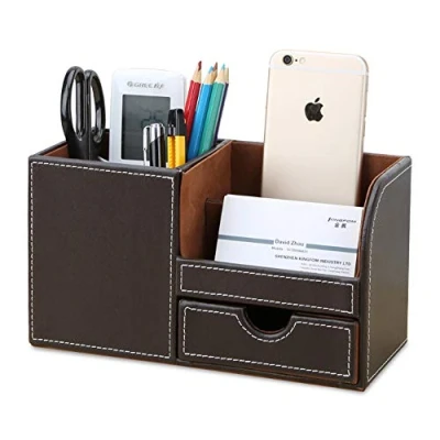 Abbildung von KINGFOM Büro Schreibtisch Organizer Ordnungssystem 4 Speicherabteil PU Leder Stiftebox Stifteköcher Bürobedarf (Braun)