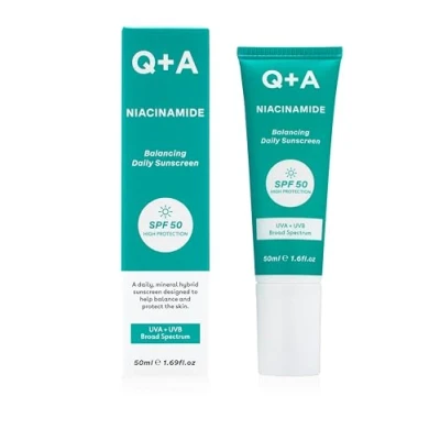 Abbildung von Q+A Niacinamide Täglicher Sonnenschutz LSF 50: Ultraleicht, Nicht Fettend, Breitspektrum UVA/UVB Schutz, Ölkontrolle, Porenverfeinernd, Feuchtigkeitsspendend, 90% Natürliche Inhaltsstoffe, 50ml
