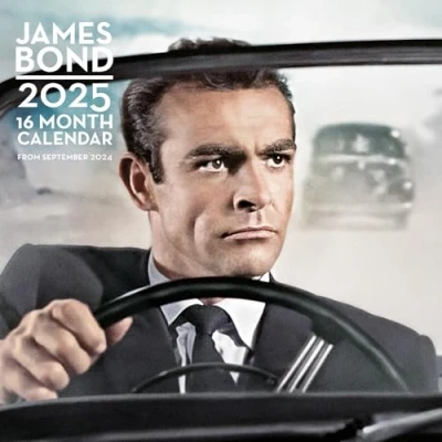 Abbildung von Pyramid James Bond 2025 Broschürenkalender, 30x30cm, Filmkalender für Fans des britischen Agenten, Monatskalender mit legendären Filmszenen und Charakteren, nachhaltig nur Papierumschlag