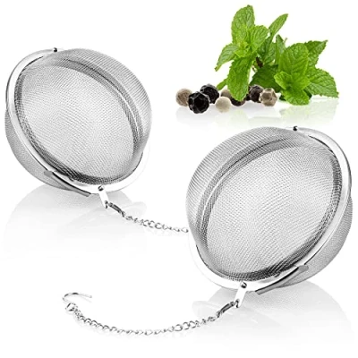 Abbildung von com four® 2x Teesieb aus rostfreiem Edelstahl 304 Teeei für losen Tee, Kräuter und Gewürze feinmaschiger Teefilter mit Kette Gewürzsieb Kräutersieb (2 Stück 6.5 cm Ø)