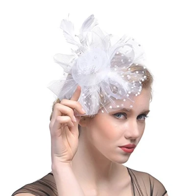 Abbildung von DRESHOW Fascinators Hut Blume Mesh Bänder Federn auf einem Stirnband und geteilten Clip Cocktail Tea Party Headwear für Mädchen Frauen, Weiß Gr. Einheitsgröße