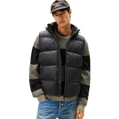 Abbildung von Tommy Jeans Herren Weste Essential Down Vest mit Kapuze, Schwarz (Black), M
