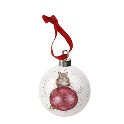 Abbildung von Wrendale Designs Weihnachtskugel, Design: „Gathered All Around“ Not a Creature was Rühring (Maus) mehrfarbig