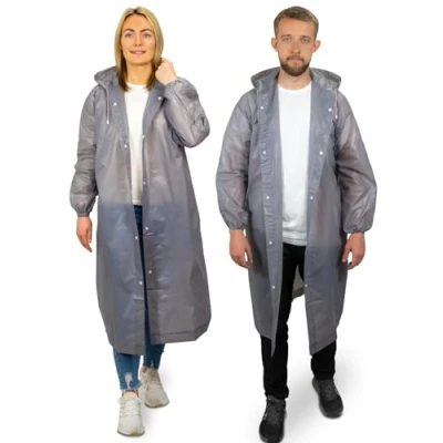 Abbildung von REDSTAR 2er Pack Regenmantel Damen und Herren wasserfester Friesennerz, Regenponcho, Regencape, kompakt packbar, wiederverwendbar lange Regenjacke mit großer Kapuze Camping, Wandern,
