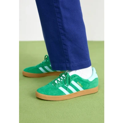 Abbildung von adidas Originals Gazelle Sneaker low, Damen, Größe: 38 2/3, Green/semi flash aqua/gold metallic Leder