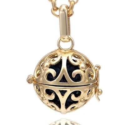 Abbildung von Morella Damen Halskette Edelstahl Gold 70 cm mit Ornament Anhänger und Klangkugel Zirkonia schwarz Ø 16 mm in Schmuckbeutel