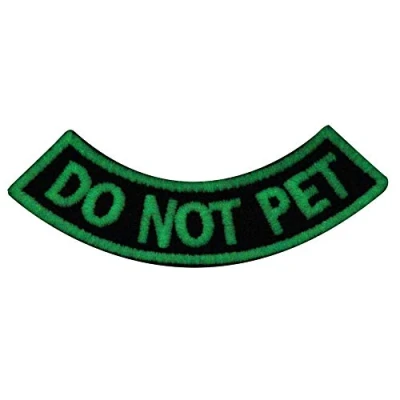 Abbildung von Warnschild für Hunde/Geschirre, bestickter Verschluss, Haken und Schlaufe GLOW IN DARK DO NOT PET