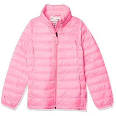 Abbildung von Amazon Essentials Mädchen Leichte Wasserabweisende verstaubare Pufferjacke mit Stehkragen, Neonrosa, 8 Jahre