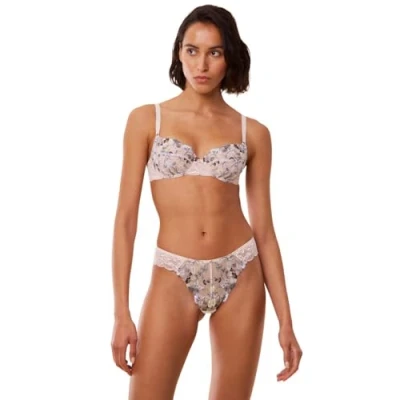 Abbildung von Triumph Slip »Sensual Spotlight Highleg Brazilian«, mit Stickerei