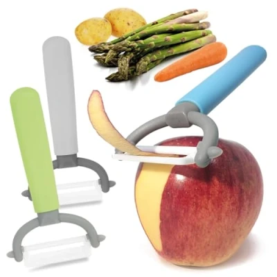 Abbildung von com four® 3x Sparschäler mit Keramikklinge für Obst und Gemüse besonders scharfer Universalschäler rostfreier Peeler Schäler Pendelklinge aus Keramik (3 Stück grün. blau. grau)