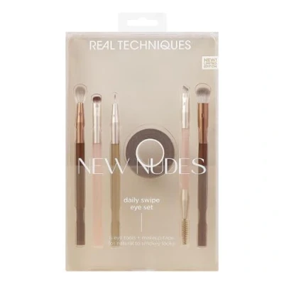 Abbildung von Real Techniques New Nudes Daily Swipe Eye Kit, Makeup Brushes For Eyeshadow, Liner, &amp; Brows, Tape, Natural Or Smokey Look, Synthetic Bristles, Cruelty Free Vegan, 7 Piece Set