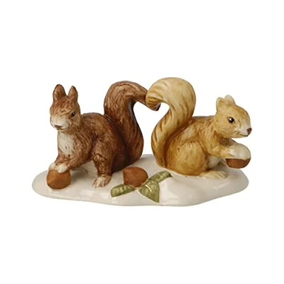 Abbildung von Goebel Figur Eichhörnchen auf Futtersuche Winterwald Weihnachten