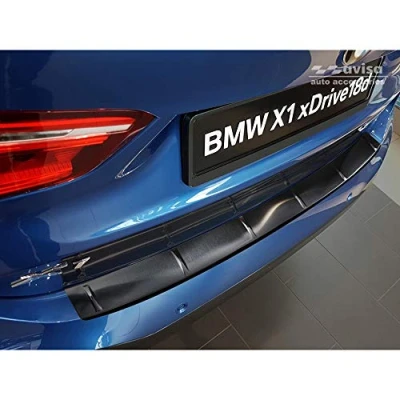 Abbildung von Avisa Schwarz Edelstahl Heckstoßstangenschutz kompatibel mit BMW X1 II F48 M Paket 2015 2022 &#039;Ribs&#039;