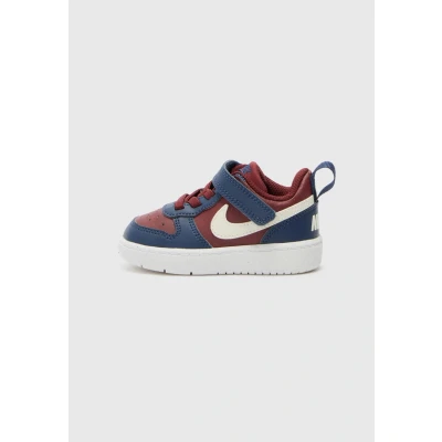 Abbildung von Nike Sportswear Court Borough Recraft Unisex Sneaker low für Kinder, Größe: 19.5, Dark team red/soft pearl/midnight navy/white Schuhe
