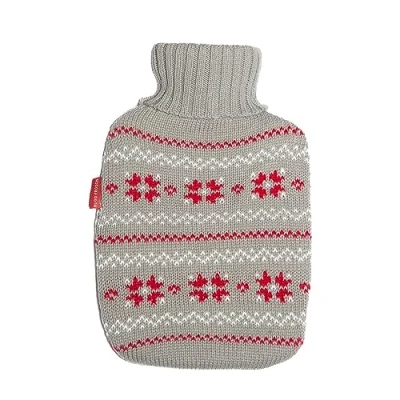 Abbildung von Hugo Frosch Wärmflasche Klassik 1,8 l mit Strickbezug Wintertraum