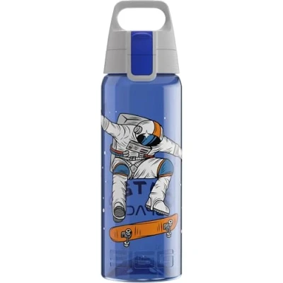 Abbildung von SIGG Tritan Trinkflasche Total Color ONE Ollie Für Kohlensäurehaltige Getränke Geeignet Spülmaschinenfest Auslaufsicher Leicht BPA frei Blau Skate 0.6L