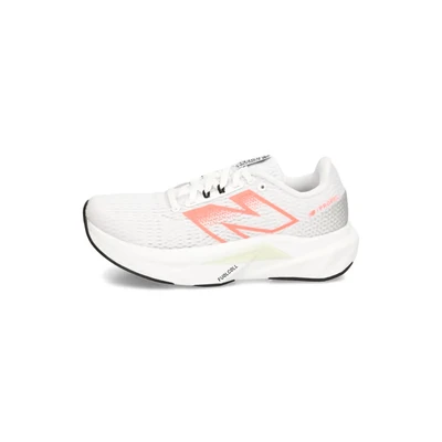 Abbildung von New Balance Fuelcell Propel Laufschuh Straße, Damen, Größe: 35, White/coral Schuhe