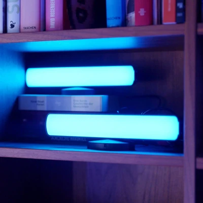 Abbildung von LEDVANCE SMART+ WIFI LED Stehleuchte, klein, schwarz, 2x 2,5W, 480lm, regulierbares Weiß und Farblicht, dimmbar, DIY Musikrhythmusfunktion, lange Lebensdauer, App steuerbar, 2700 6500K