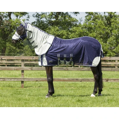 Abbildung von QHP Fly rug with neck and hood