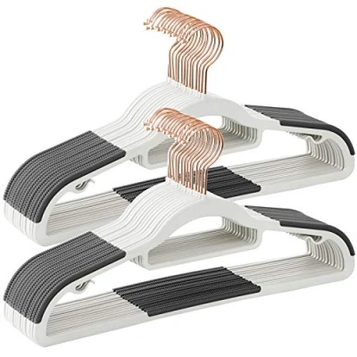 Abbildung von SONGMICS Kleiderbügel 30er Set, Bügel aus Kunststoff, rutschfest, platzsparend, Dicke 0,5 cm, 42 cm lang, um 360 drehbarer Haken in Roségold, weiß dunkelgrau CRP020W01