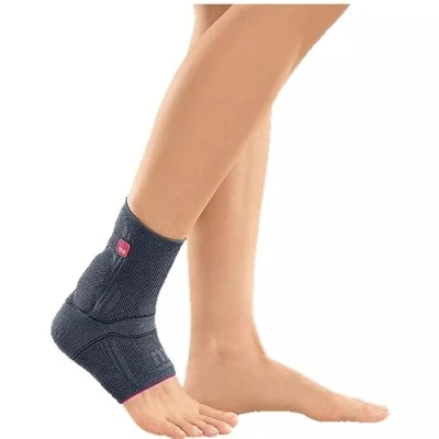 Abbildung von medi Achimed Achillessehnenbandage unisex Silber Größe III Bandage zur Entlastung der Achillessehne Beidseitig tragbar Mit Komfortgestrick Erweiterte Entlastungszone Genaue Passform