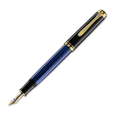 Abbildung von Pelikan Füllhalter Souverän 600, Schwarz Blau, Feder EF (extra fein), hochwertiger Kolbenfüller im Geschenk Etui, 995308, 1 Stück (1er Pack)