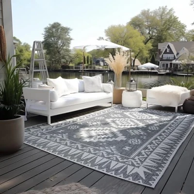 Abbildung von ELLE Decoration In und Outdoor Teppich Wendeteppich Wetterfest &amp; Wasserfest Modernes Geometrisches Muster Rauten Outdoorteppich für Garten, Balkon, Terrasse, Wohnzimmer Silber, 80x150cm