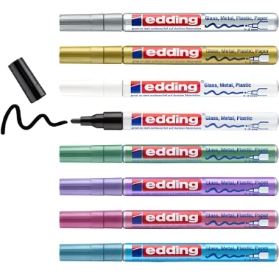 Abbildung von edding 751 Glanzlackmarker Set schwarz weiß gold silber blau grün violett pink (metallic) 8 Stifte Rundspitze 1 2mm Lackstift für Glas Stein Holz Kunststoff Papier wasserfest, stark deckend