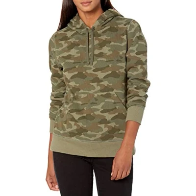 Abbildung von Amazon Essentials Damen Fleece Kapuzenpullover (in Übergröße erhältlich), Grün Tarnmuster, XL
