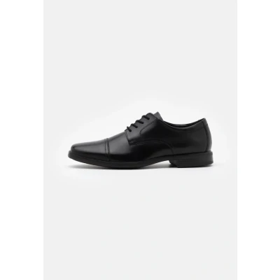 Abbildung von Clarks Howard CAP Schnürer, Herren, Größe: 39.5, Black Schuhe