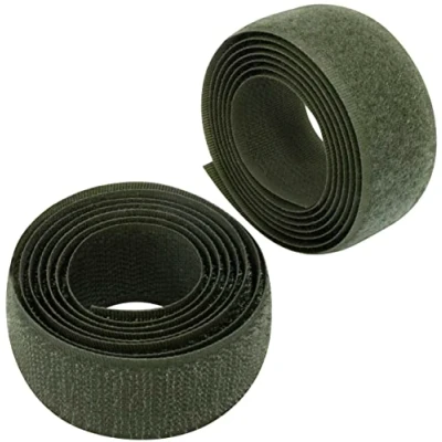 Abbildung von AERZETIX C65943 Klettband/ rolle 25 mm 1 meter organizer/kabelbinder band für kleidersäcke aus polyamid und polyester farbe: olivgrün