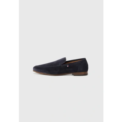 Abbildung von Tommy Hilfiger Slipper »HILFIGER FLEXIBLE SUEDE LOAFER«, Blockabsatz, Loafer, Businsesschuh, Abendschuh mit Logoflag