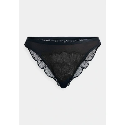 Abbildung von Triumph Brasilslip »Palina Moonlight Kiss«, aus Spitze, V Detail, elastisch, figurbetont, weich