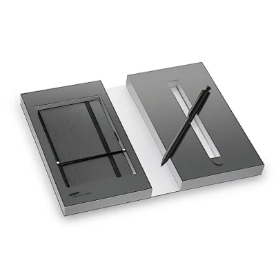 Abbildung von LAMY Set Multifunktionsschreibgerät 3 in 1 im Lack Finish paper Notizbuch DIN A6 Softcover schwarz inkl. Geschenkverpackung