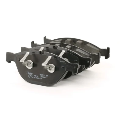 Abbildung von BREMBO P 06 047 Bremsbelagsatz für Verschleißwarnanzeiger vorbereitet mit Kolbenclip ohne Zubehör BMW: 5 Touring, Saloon, 3 Saloon
