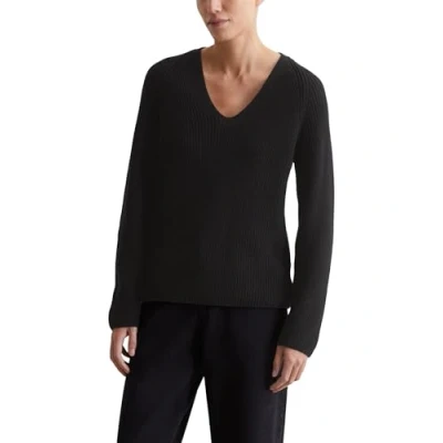Abbildung von Marc O&#039;Polo Damen Strickpullover aus Bio Baumwolle mit V Ausschnitt, Schwarz (Black), S