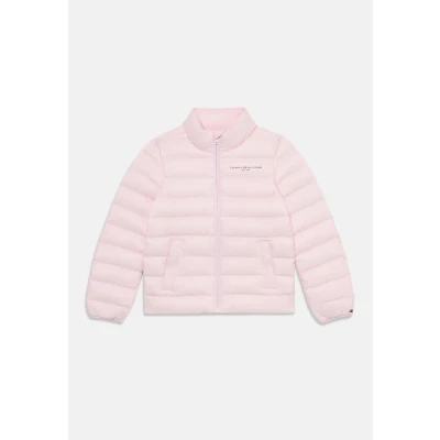 Abbildung von Tommy Hilfiger Steppjacke »ESSENTIAL LIGHT DOWN JACKET«, für Kinder bis 16 Jahre, Logodruck auf der Brust