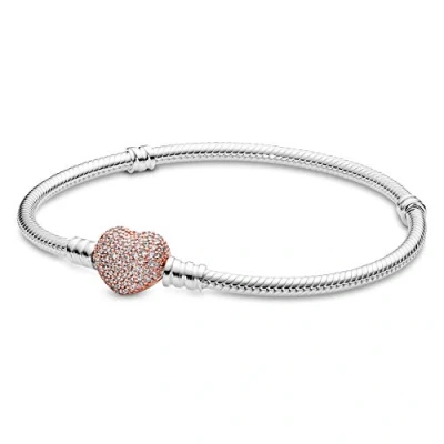Abbildung von PANDORA Pavé Herz Verschluss Schlangen Gliederarmband mit Sterling Silber und 14 Karat rosévergoldete Metalllegierung, Cubic Zirkonia Steinen aus der Moments Collection, 17cm