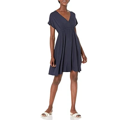 Abbildung von Amazon Essentials Damen Surplice Kleid (Erhältlich in Übergröße), Marineblau, XXL
