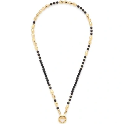 Abbildung von JEWELS BY LEONARDO Halskette Dorina, kurze Kette aus goldfarbenem Edelstahl, nuggetförmige Goldperlen und schwarze Glasperlen, 42 43,3 cm Länge, Schmuck Geschenk, 024429