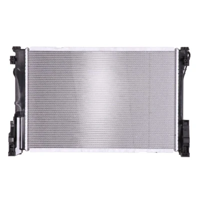 Abbildung von NISSENS 67167 Kühler, Motorkühlung Aluminium 640 440 32 Kühlrippen gelötet MERCEDES BENZ: C Class T modell, E Saloon, Saloon
